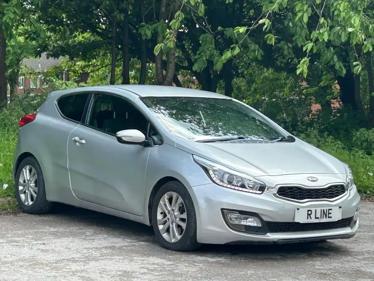 Used Kia ProCeed 2014 Silver Hatchback