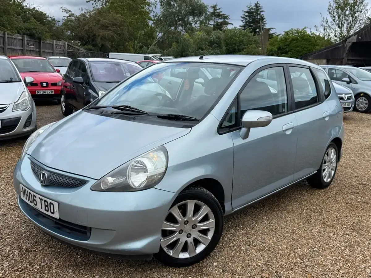 Begagnad Honda Jazz SE 83 HK (61 kW) 2006 Blå Halvkombi