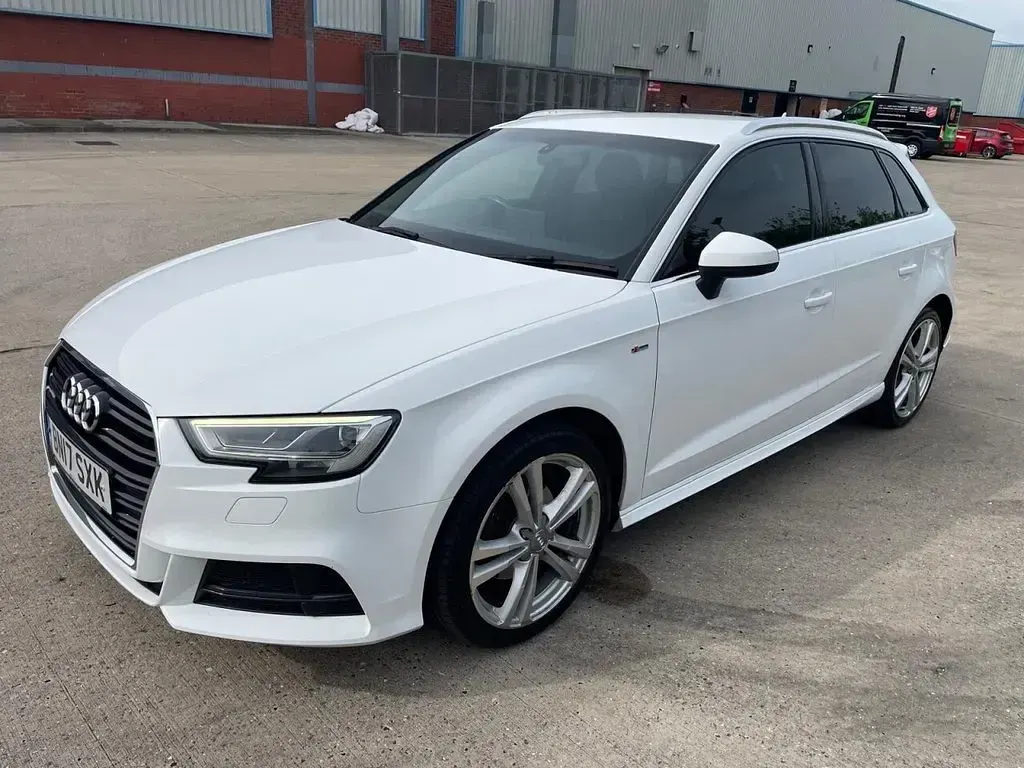 Used Audi A3 Sportback S-Line 150 HP (110 kW) 2017 White Hatchback
