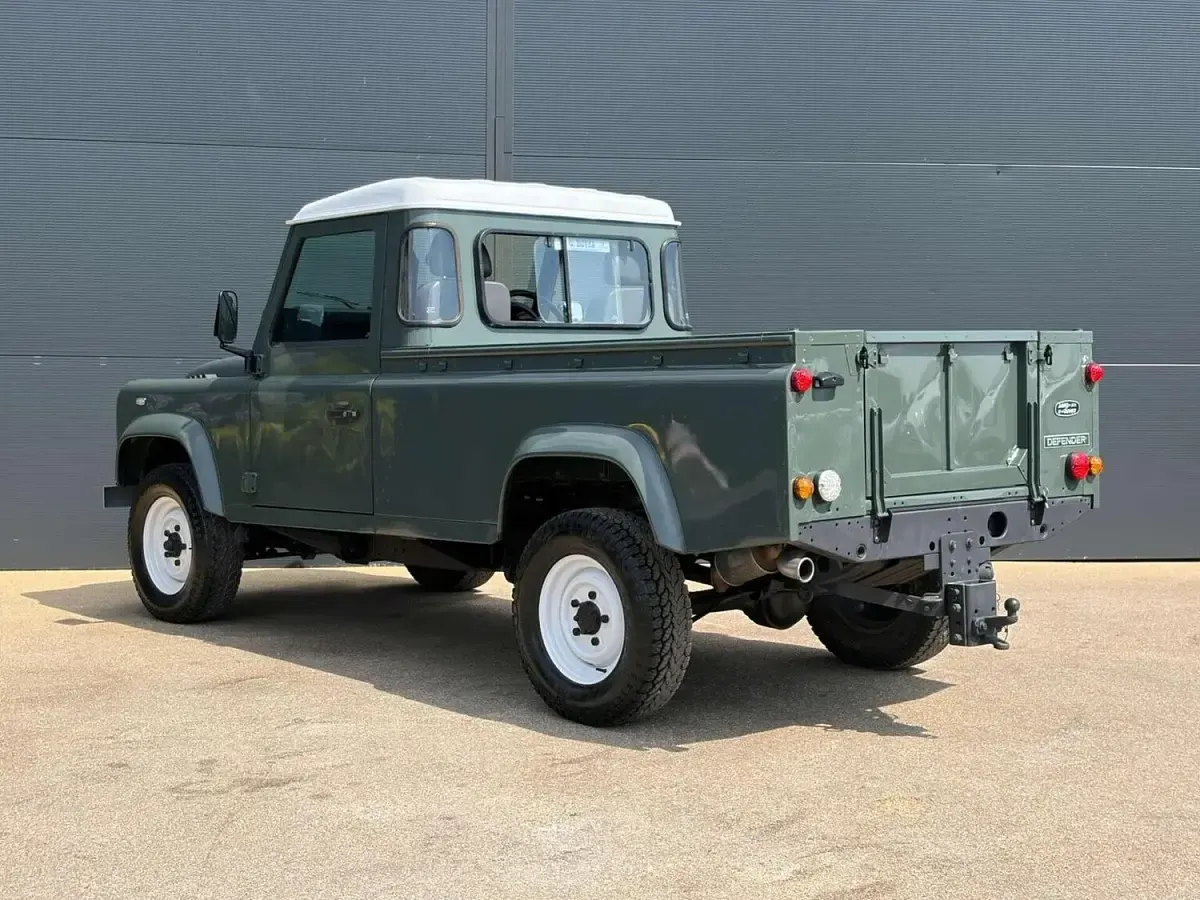 Used Land Rover Defender 2015 Green Pickup