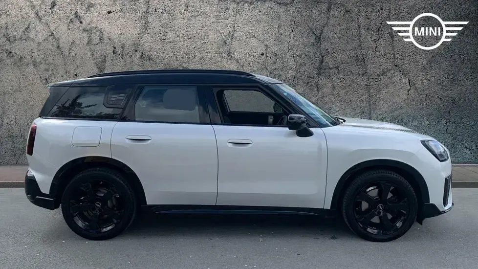 Używany Mini Countryman 215 KM (158 kW) 2025 Biały SUV