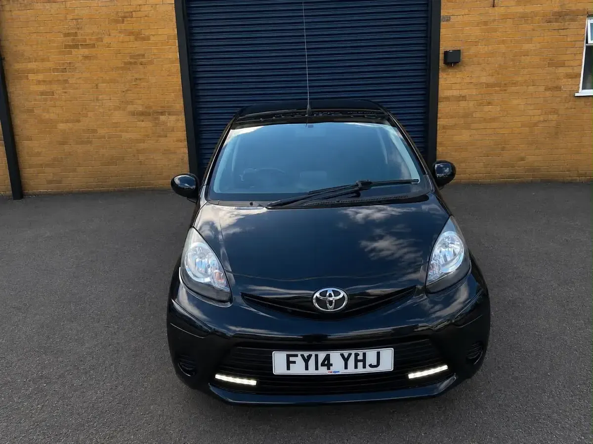 Used Toyota Aygo Style 68 HP (50 kW) 2014 Black Hatchback