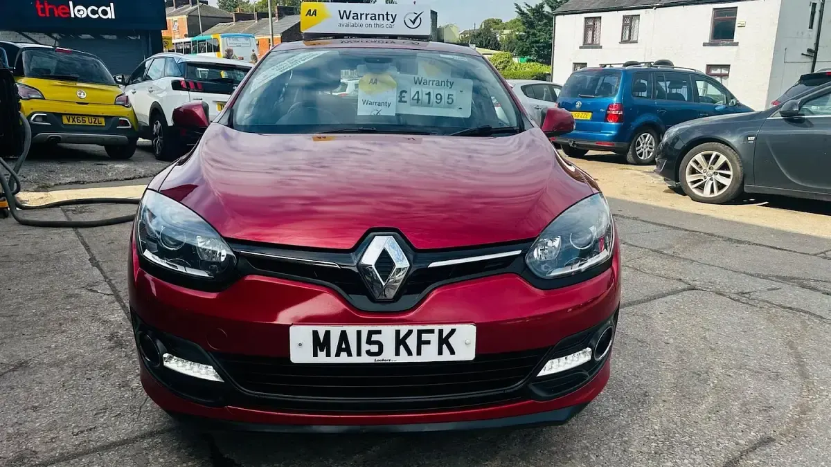 Used Renault Mégane III Dynamique 110 HP (80 kW) 2015 Red Hatchback