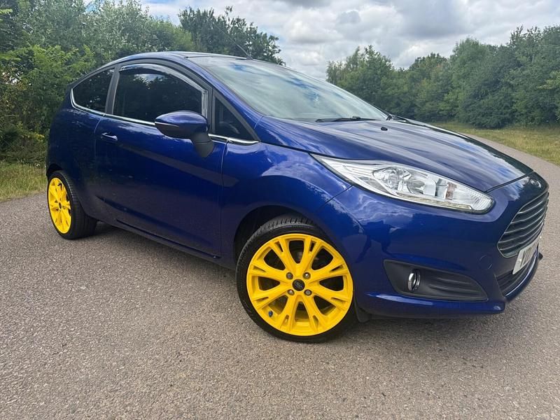 Begagnad Ford Fiesta Titanium X 2017 Blå Halvkombi