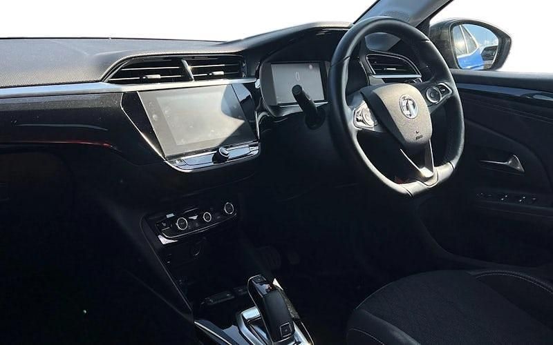 Second-hand Vauxhall Corsa Edition 101 CP (74 kW) 2022 Albastru Hatchback