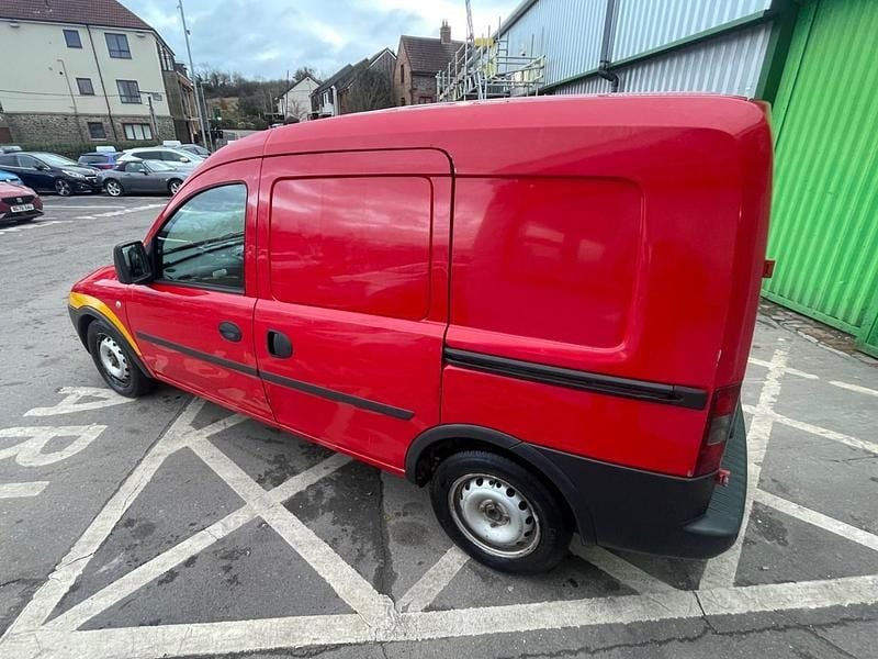 Used Vauxhall Combo 69 HP (50 kW) 2011 Red Van