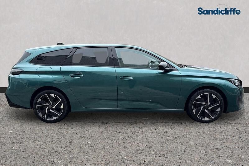 Used Peugeot 308 Allure Premium 130 HP (95 kW) 2022 Blue Estate