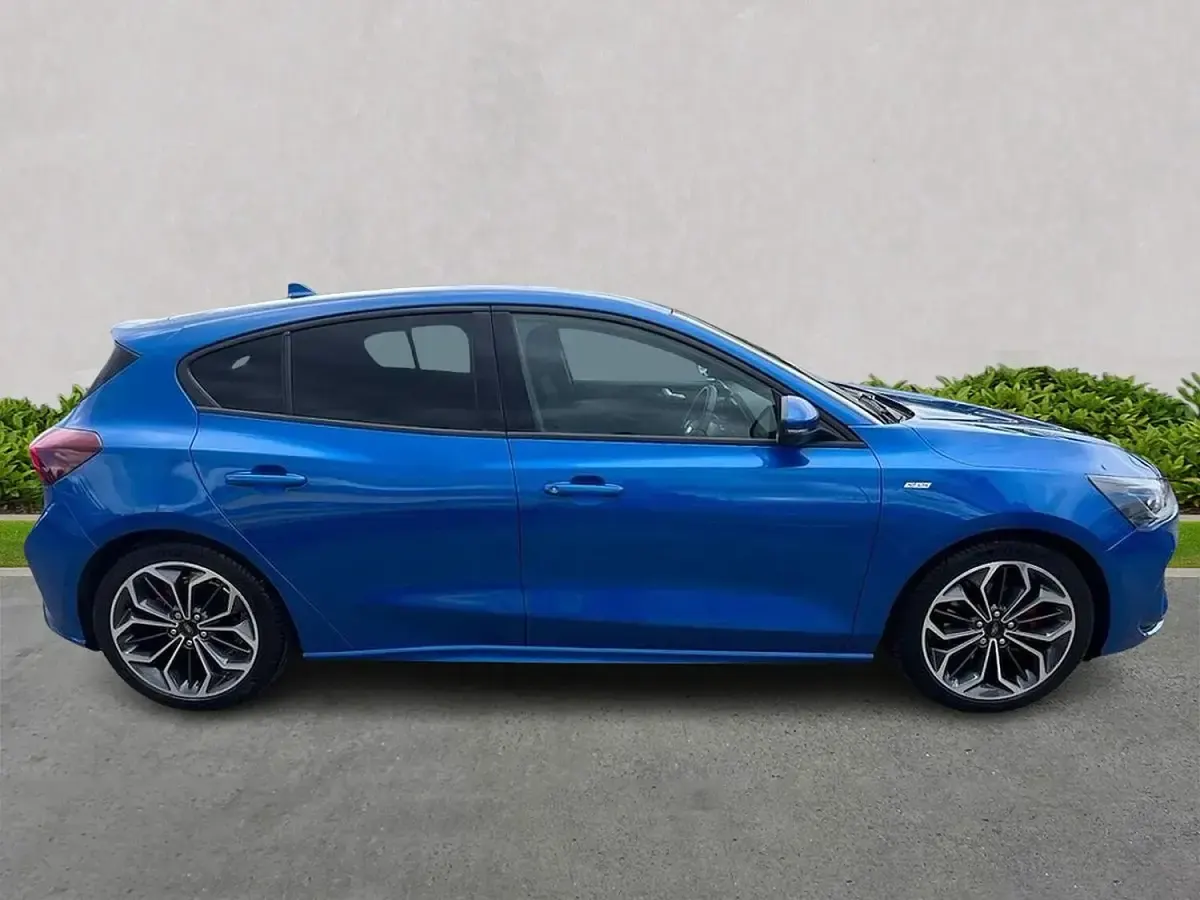 Used Ford Focus ST-Line X 125 HP (91 kW) 2025 Blue Hatchback