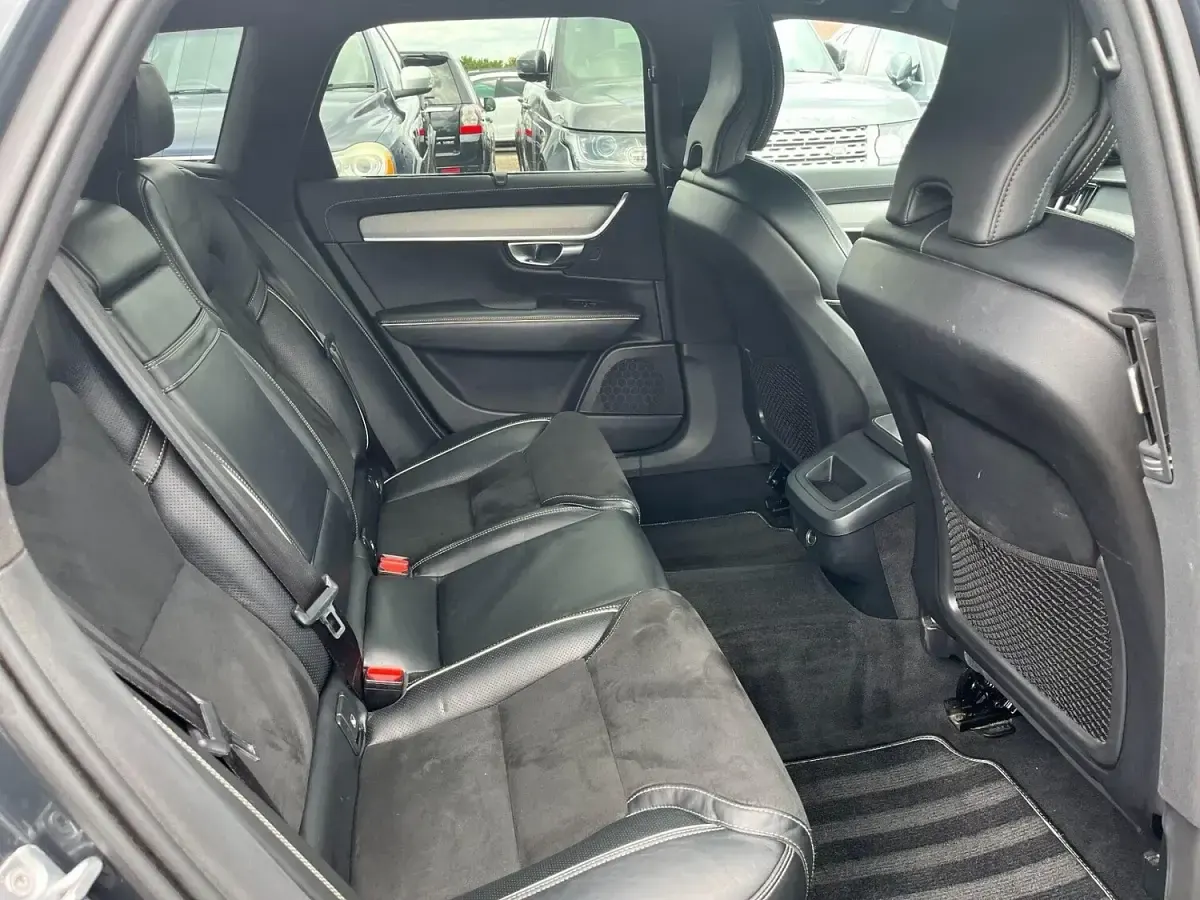 Used Volvo V90 R-Design Pro 190 HP (139 kW) 2018 Grey Estate