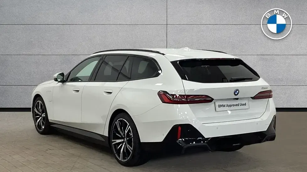 Used BMW 530e M Sport 295 HP (216 kW) 2026 White Estate