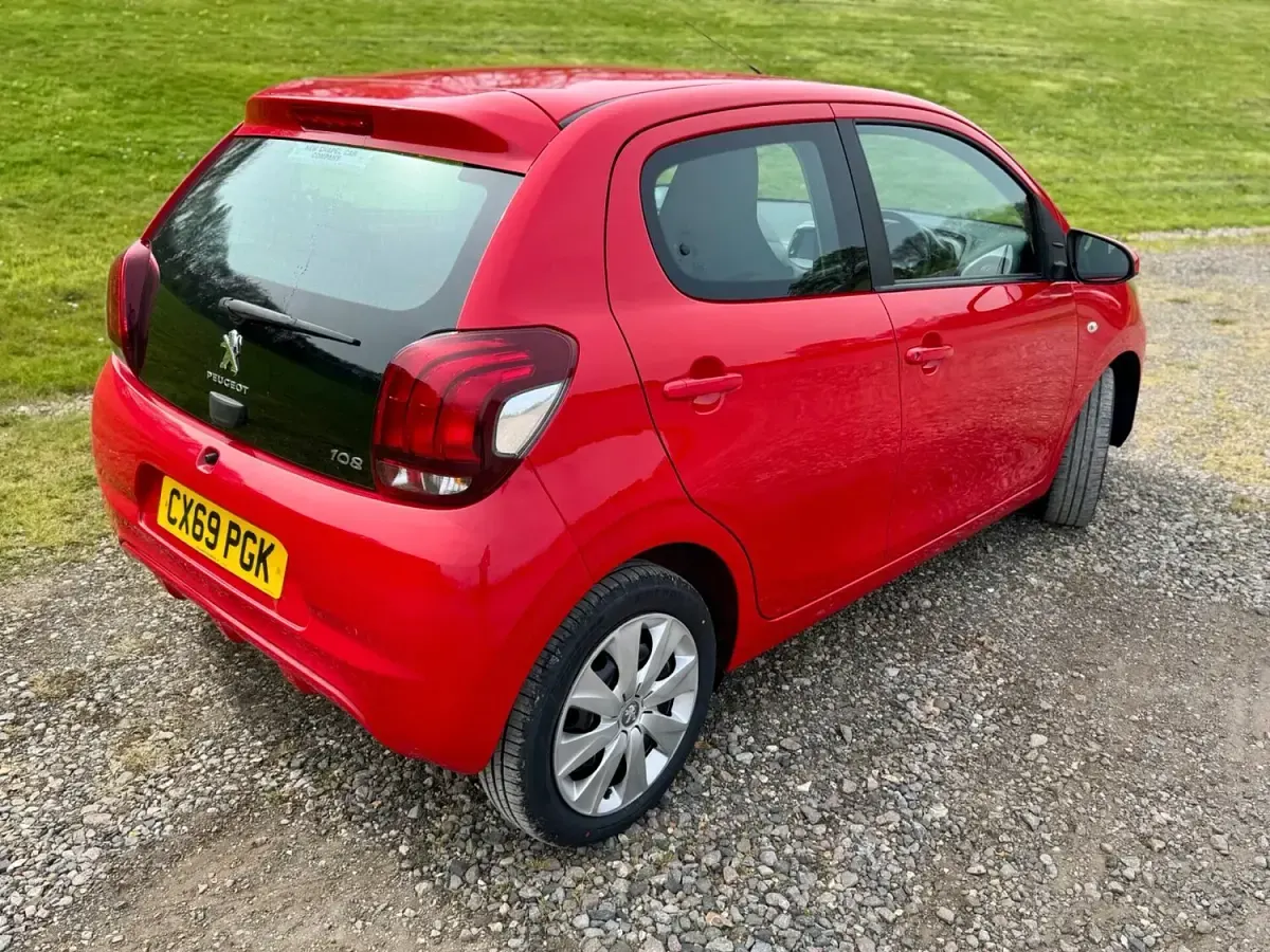 Used Peugeot 108 Active Top 72 HP (52 kW) 2019 Red Hatchback