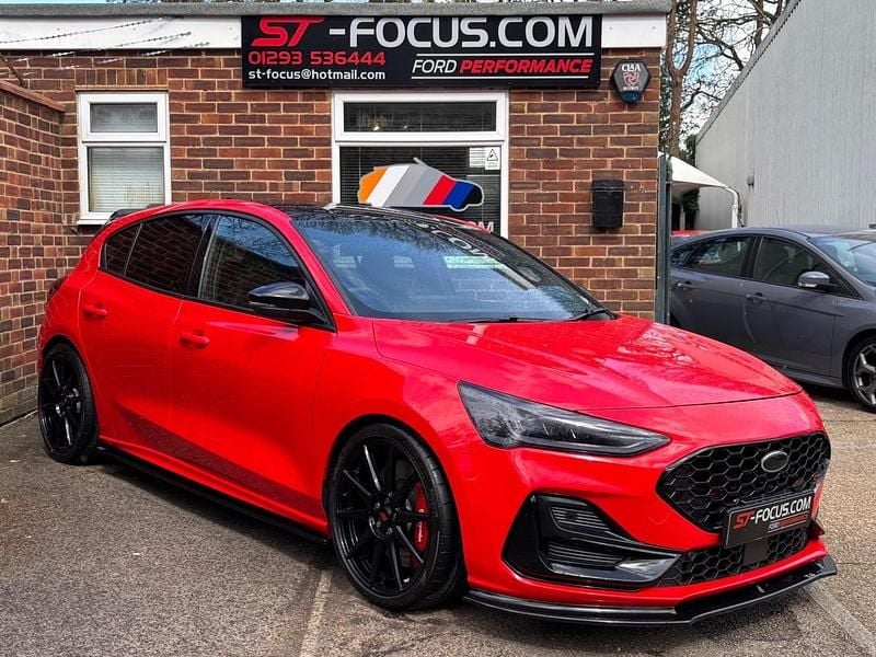 Used Ford Focus ST 2023 Red Hatchback