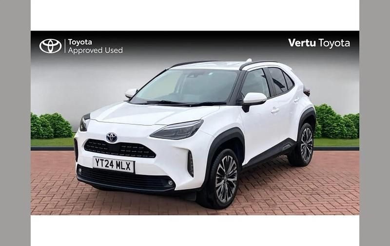 Usado Toyota Yaris Cross 113 HP (83 kW) 2024 Branco SUV
