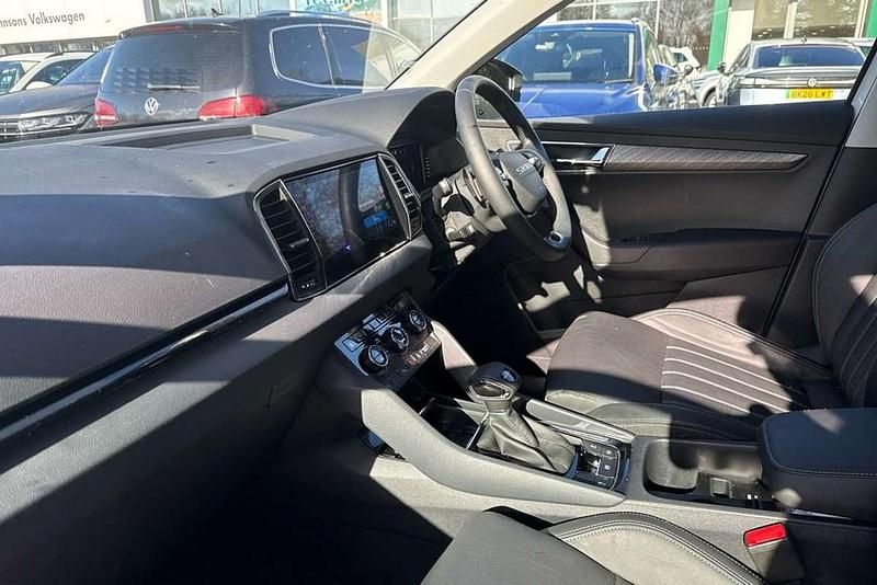 Used Skoda Karoq SE L 147 HP (108 kW) 2025 White SUV