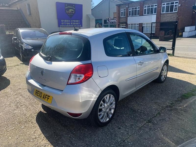 Second-hand Renault Clio II Dynamique 2010 Argintiu Hatchback
