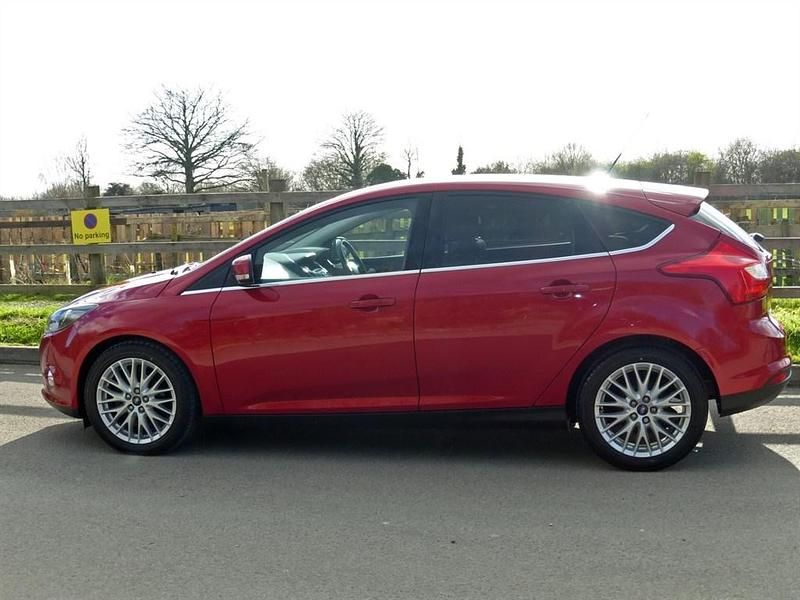 Used Ford Focus Zetec 2014 Red Hatchback