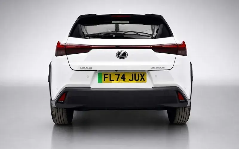Used Lexus UX 300e 150 kW (204 HP) 2024 White SUV