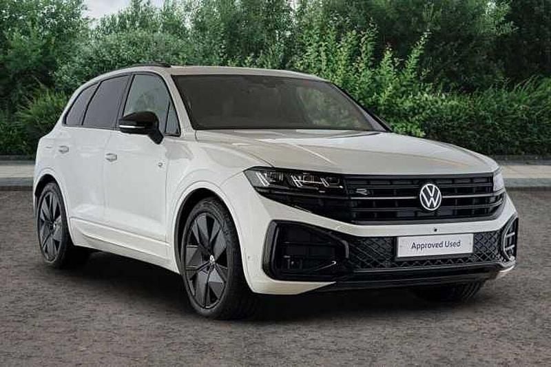 Used 2024 VW Touareg Black Edition SUV | £50,990 (Fair price) - Image 1/4