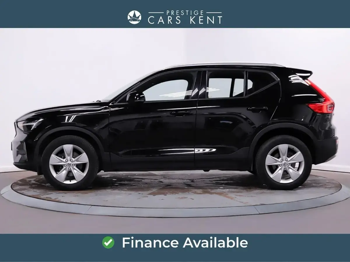 Second-hand Volvo XC40 Core 190 CP (139 kW) 2022 Negru SUV