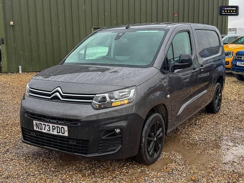 Used Citroën Berlingo 130 HP (95 kW) 2023 Grey MPV
