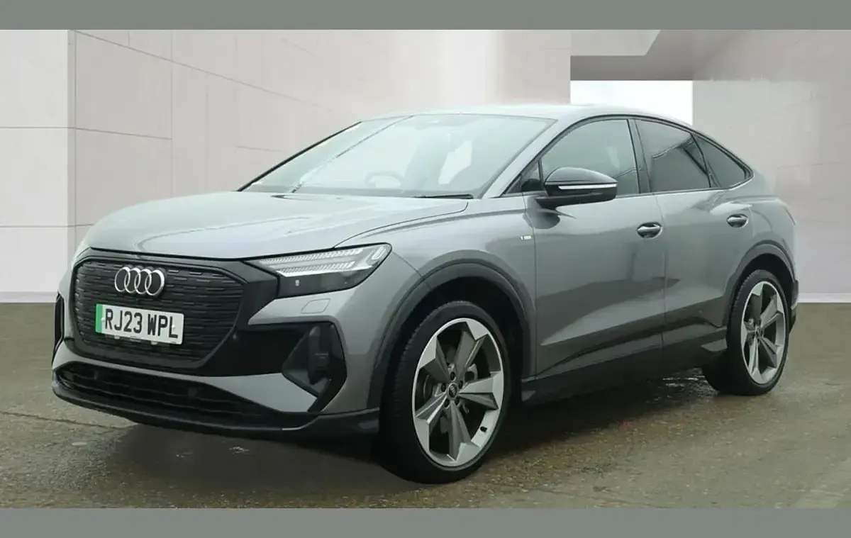 Used Audi Q4 e-tron Advanced 150 kW (204 HP) 2023 Grey SUV