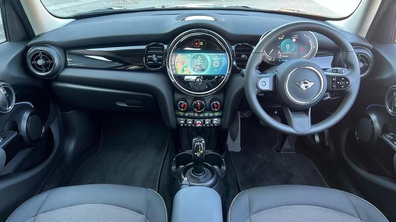 Used Mini Cooper Classic 134 HP (98 kW) 2023 Blue Hatchback