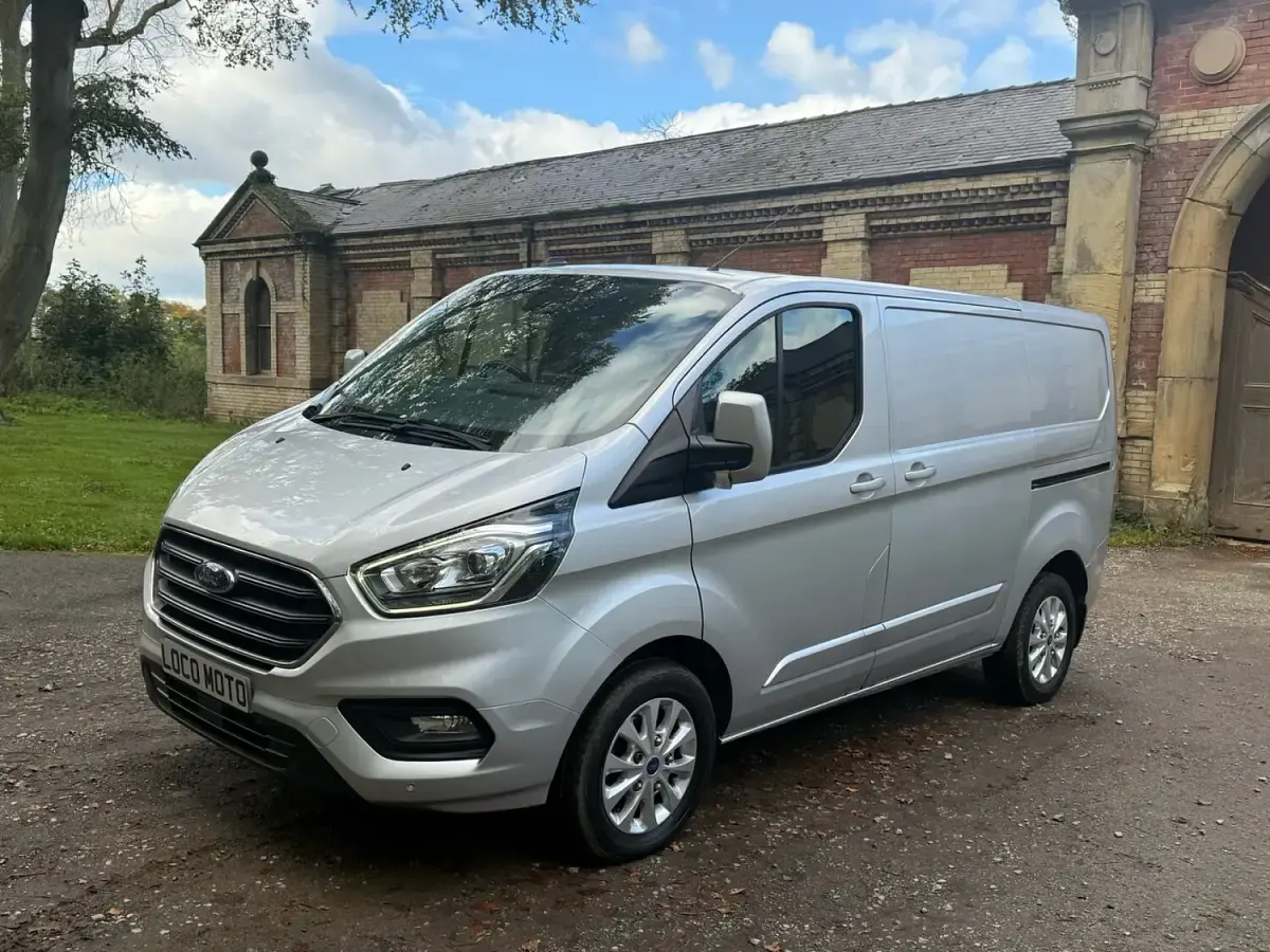 Used Ford Transit Custom Limited 130 HP (95 kW) 2021 Silver Van