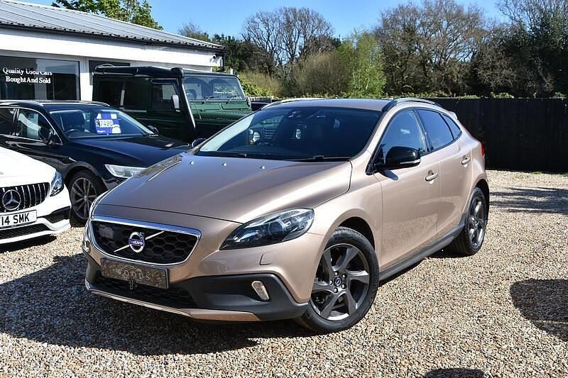 Begagnad Volvo V40 2014 Brun Halvkombi