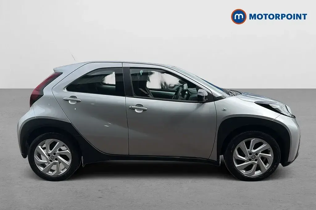 Used Toyota Aygo X PURE 2023 Silver SUV
