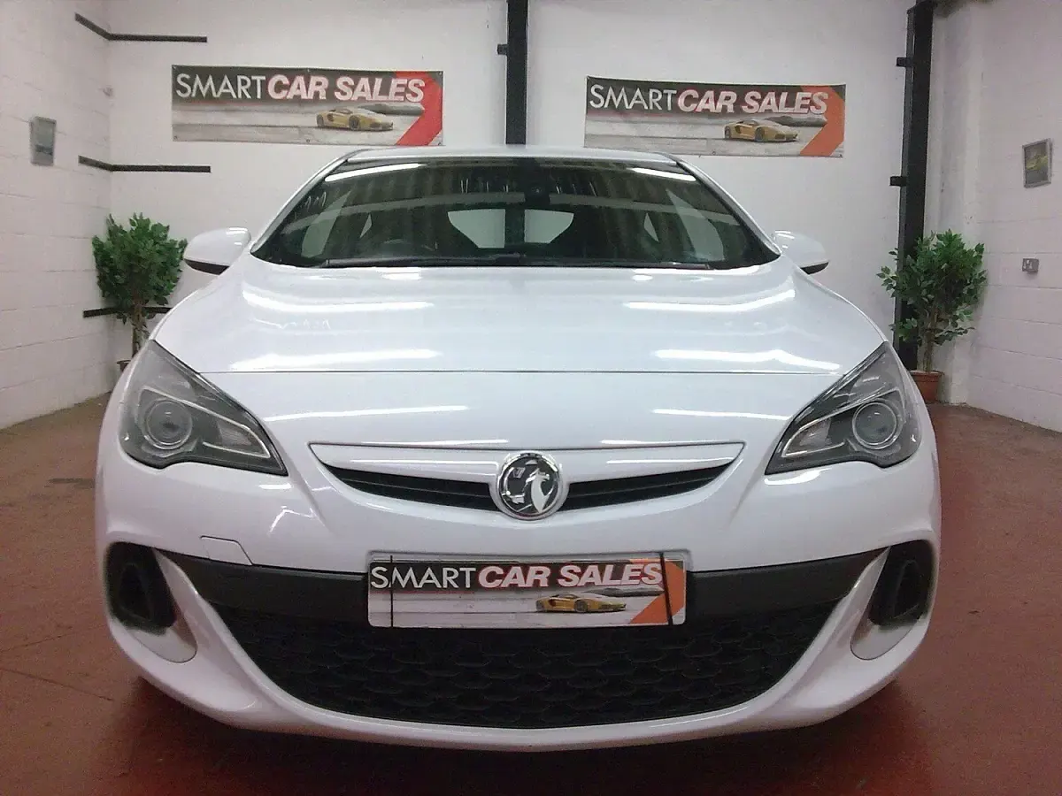 Used Vauxhall Astra GTC S 2016 White Hatchback