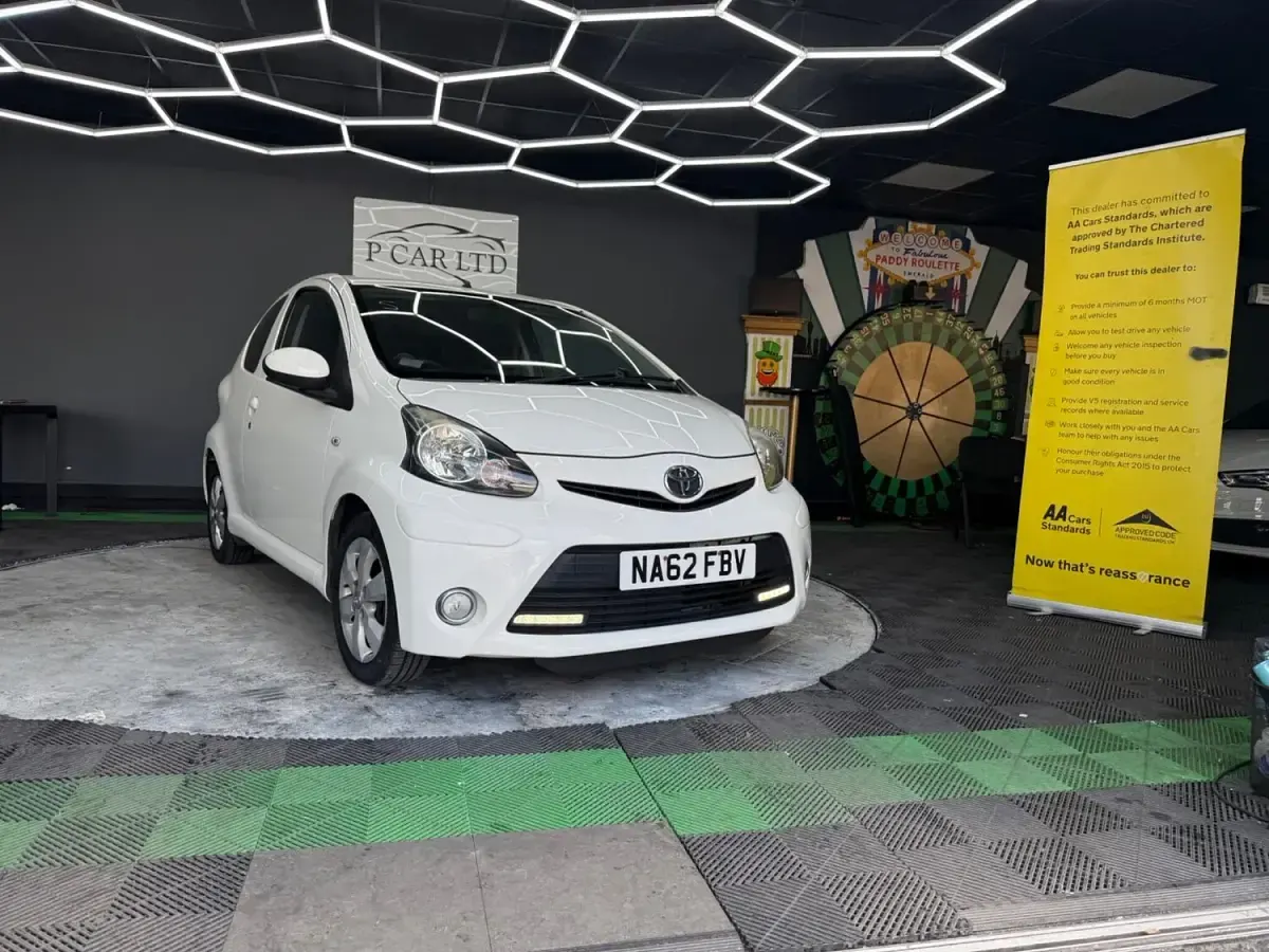 Used Toyota Aygo 68 HP (50 kW) 2012 White Hatchback