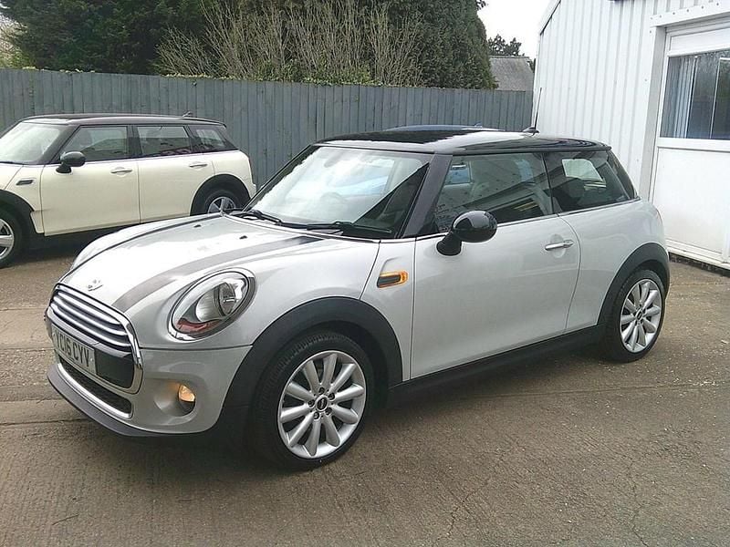 Begagnad Mini Cooper Hatch 2016 Silver Halvkombi