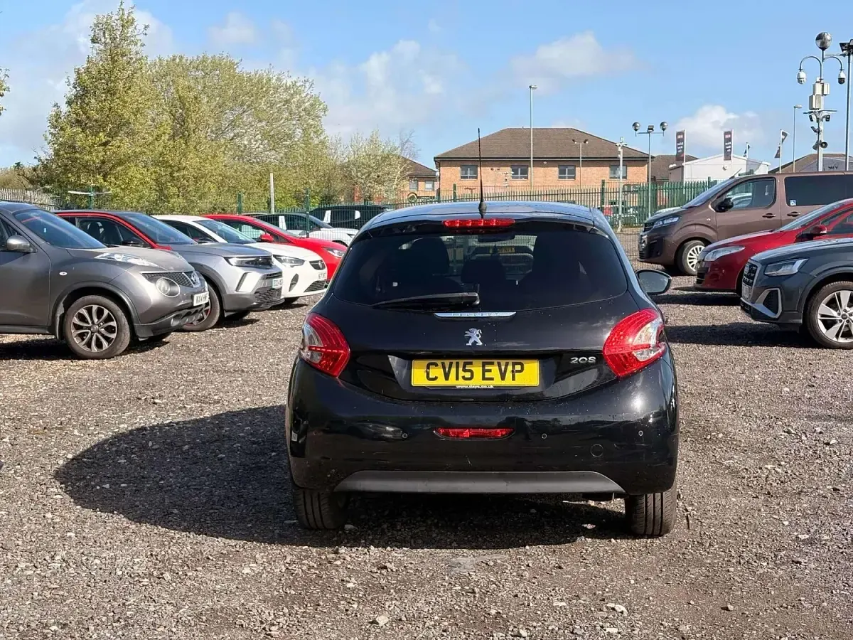 Used Peugeot 208 Style 82 HP (60 kW) 2015 Black Hatchback