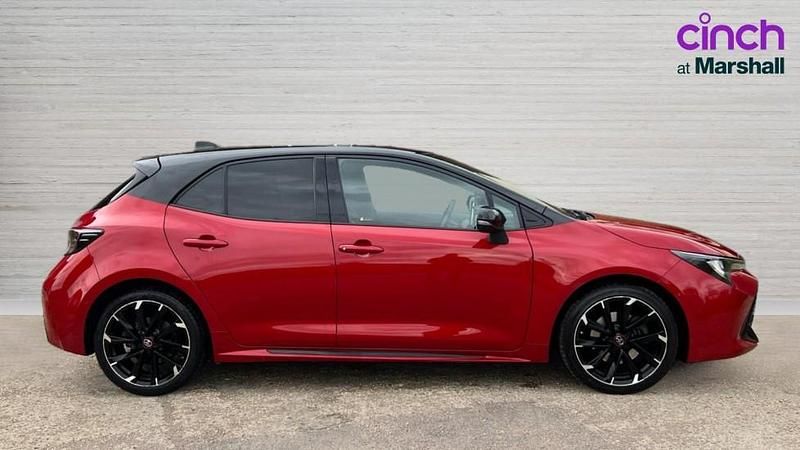 Used Toyota Corolla Sport 184 HP (135 kW) 2022 Red and black