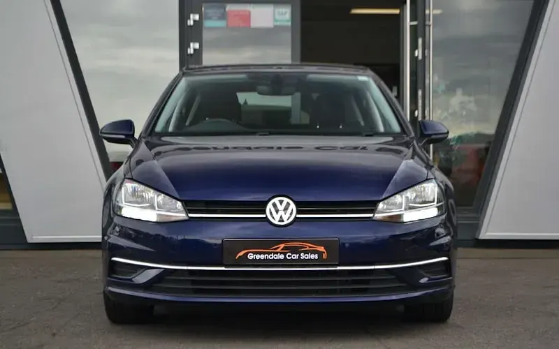 Used VW Golf VII SE 116 HP (85 kW) 2018 Hatchback
