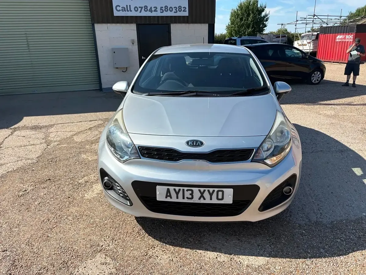 Used Kia Rio 109 HP (80 kW) 2013 Silver Hatchback