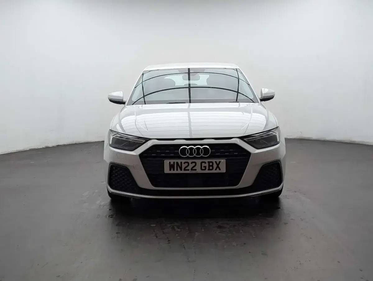 Used Audi A1 Sportback Design 95 HP (69 kW) 2022 White Hatchback