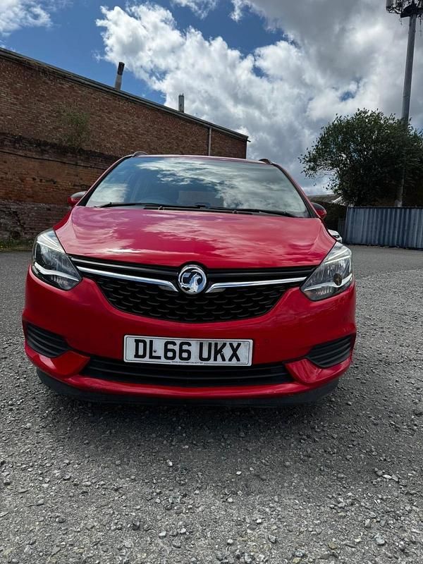 Used Vauxhall Zafira Design Edition 2016 Red MPV