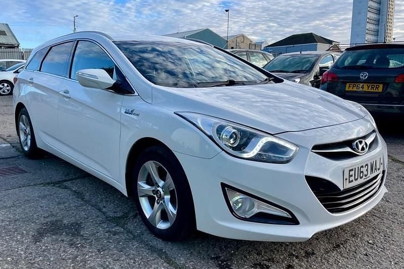 White Used 2013 Hyundai i40 Active Estate | £2,850 (Good price) - Image 1/1