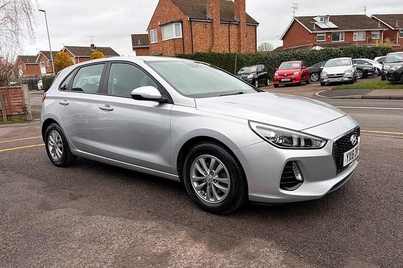 Used Hyundai i30 120 HP (88 kW) 2018 Silver Hatchback