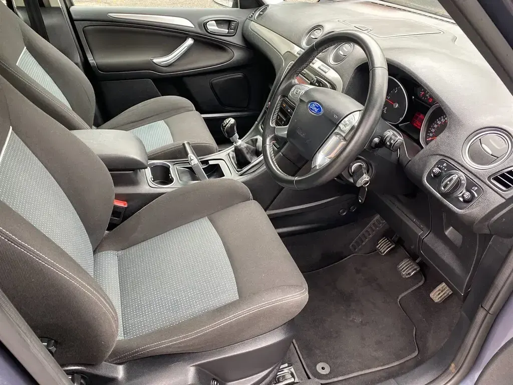 Used Ford S-MAX Zetec 150 HP (110 kW) 2015 Grey MPV