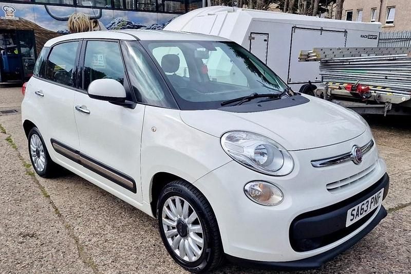 White Used 2013 Fiat 500L Pop Star MPV | £2,750 (Fair price) - Image 1/1
