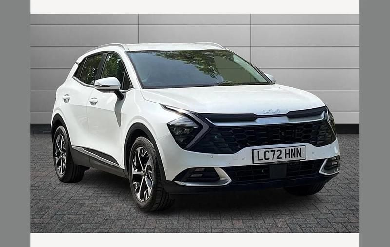 White Used 2022 Kia Sportage 3 SUV | £21,495 (Fair price) - Image 1/3
