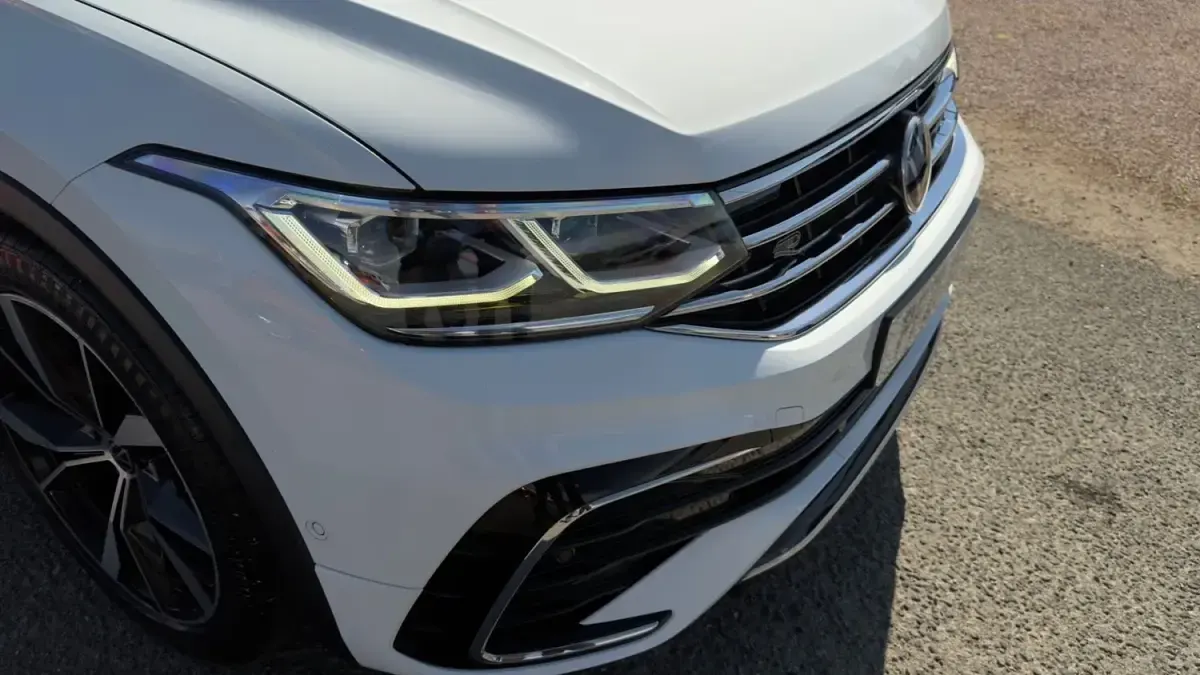 Usado VW Tiguan R-line 150 CV (110 kW) 2021 Blanco SUV