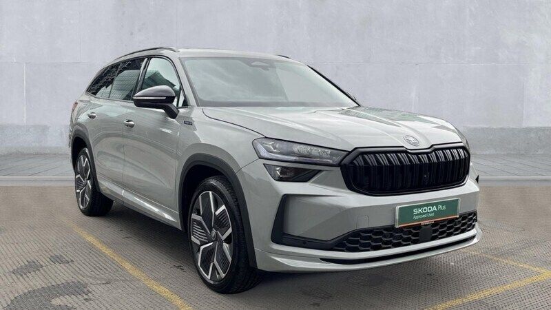 Grey New 2025 Skoda Kodiaq SportLine SUV | £44,514 (Expensive) - Image 1/4