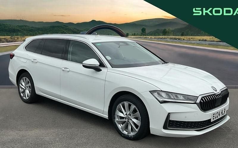 Used 2026 Skoda Superb SE Technology Estate | £27,995 (A bit pricey) - Image 1/4