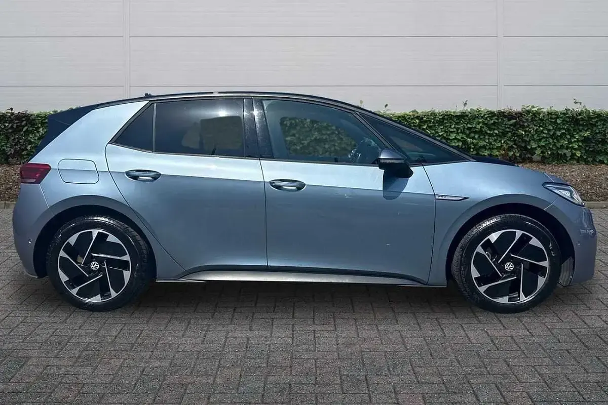 Used VW ID.3 Pro 106 kW (145 HP) 2022 Blue Hatchback