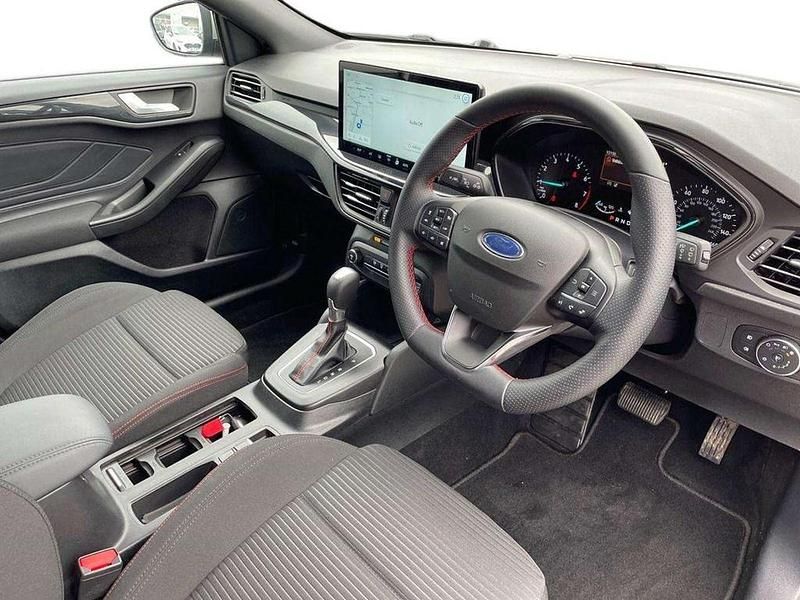 Używany Ford Focus ST-Line 153 KM (112 kW) 2025 Srebrny Kombi
