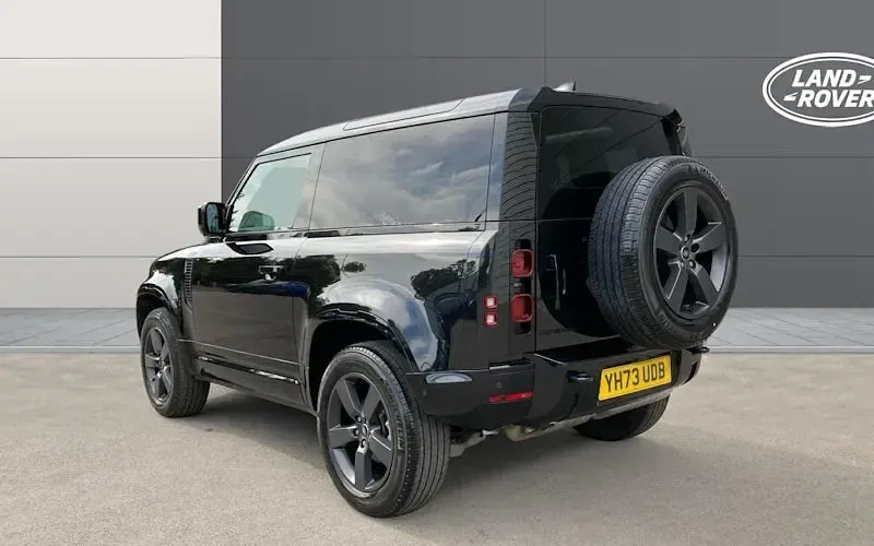 Used Land Rover Defender HSE Dynamic 249 HP (183 kW) 2025 SUV