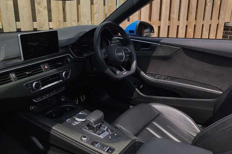 Image 2/4
